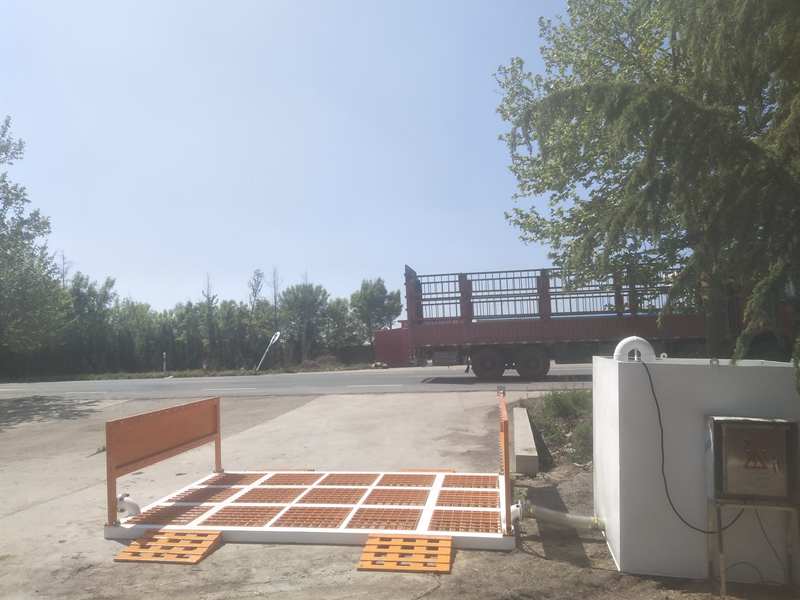 抖車沖洗通道-青島特固德砂漿工地洗車機案例