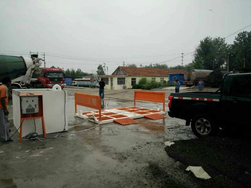 抖車沖洗通道-日照公路管理局 工程洗車機案例